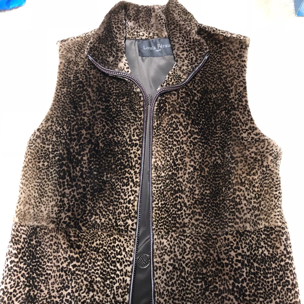 Fuzzy leopard print vest